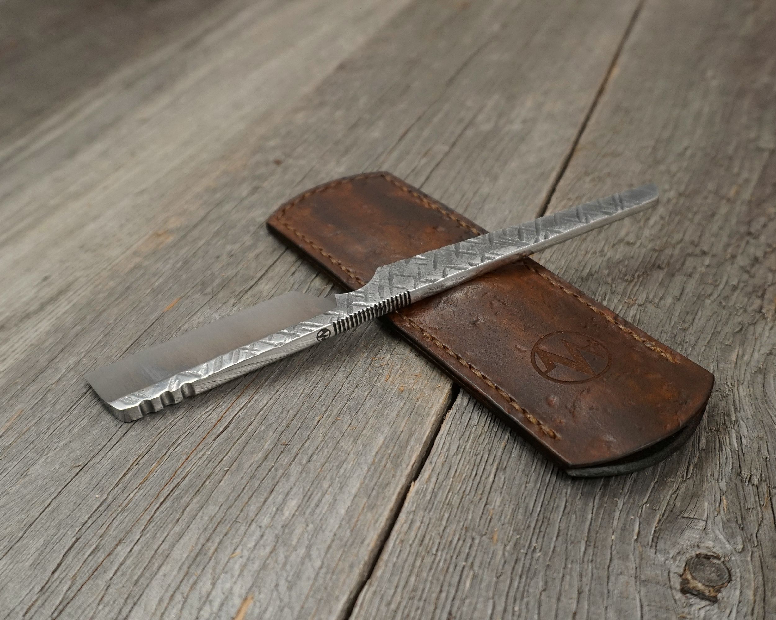 Rasiermesser Kamisori geschmiedet mit franz. Kopf u. Filework – Bild 2